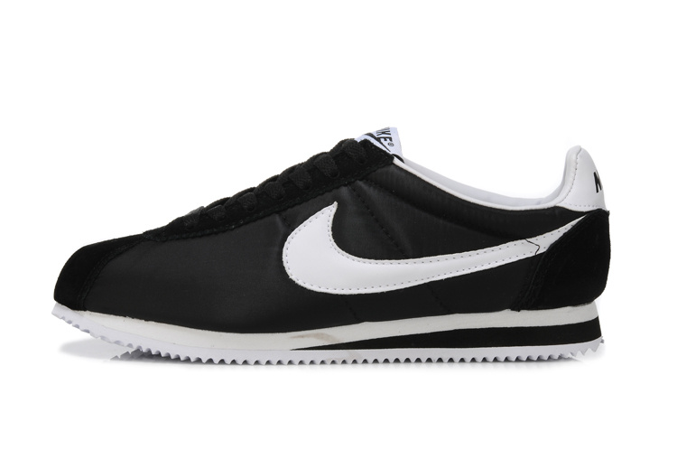 chaussures femme nike,chaussure pas cher femme nike,nike femme pas cher